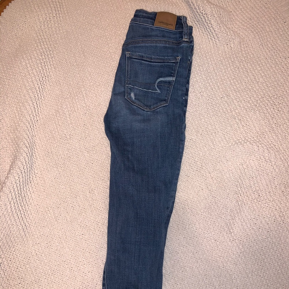 light wash american eagle jeans